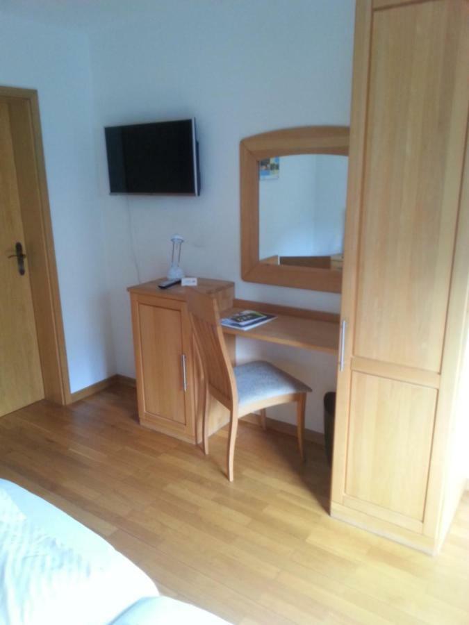 Gaestehaus Im Tal 18 Хелентал Екстериор снимка